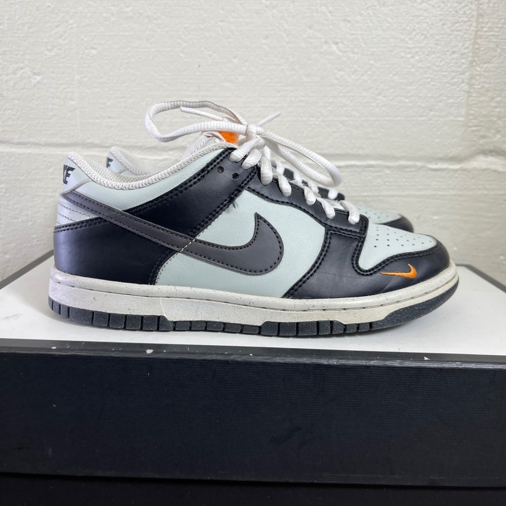 Nike Dunk Low FN7784-001 Black Grey Bright Mandarin Mini Swoosh Youth Kids‎ 4 Y